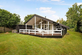 Awesome Home In Ebeltoft With 4 Bedrooms And Wifi, Ebeltoft